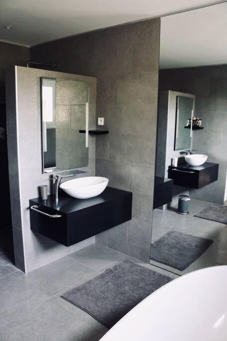 Villa Sur Les Hauteurs De Bandol Sanary-Sur-Mer Extérieur photo